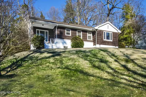 5109 Green Valley Dr, Knoxville, TN 37914