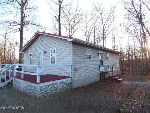 1369 Waterfront Dr, Dandridge, TN 37725