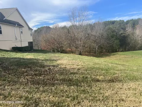230 Morning Dove Dr, Vonore, TN 37885
