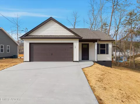 120 Cross Creek Cir, Maynardville, TN 37807