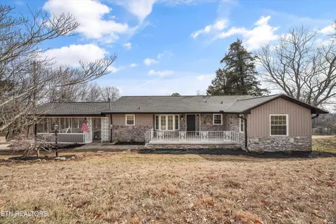 2010 Martha Berry Dr, Knoxville, TN 37918