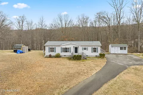 131 Moosetrail Ln, Powell, TN 37849
