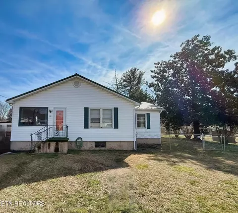 206 E Chestnut St, La Follette, TN 37766