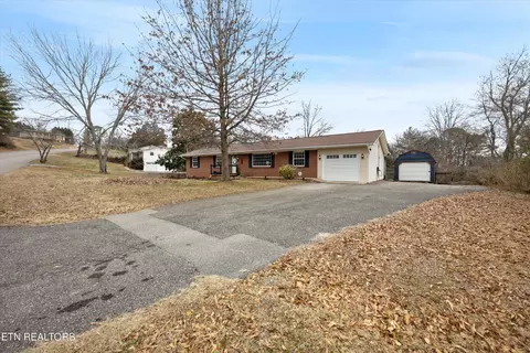 708 Elkmont Rd, Knoxville, TN 37922