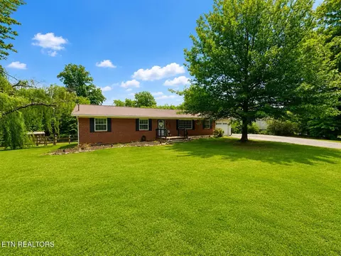 708 Elkmont Rd, Knoxville, TN 37922