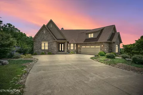61 Bluff View Ct, Crossville, TN 38558