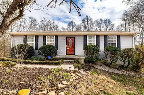 122 Pleasant Ln, Clinton, TN 37716