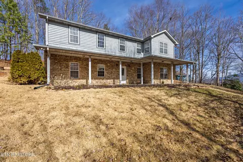 582 Mountain Dr, Gatlinburg, TN 37738