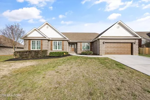 2712 Barsha Fields Ln, Maryville, TN 37804