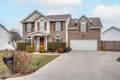4900 Sunday Silence Dr, Knoxville, TN 37918
