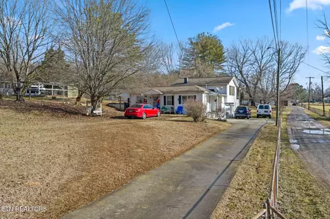 2360 Mynatt Rd, Knoxville, TN 37918