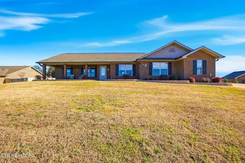 116 Crosslake Ln, Dandridge, TN 37725