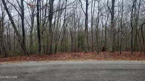 105 Melrose Pl, Crossville, TN 38558