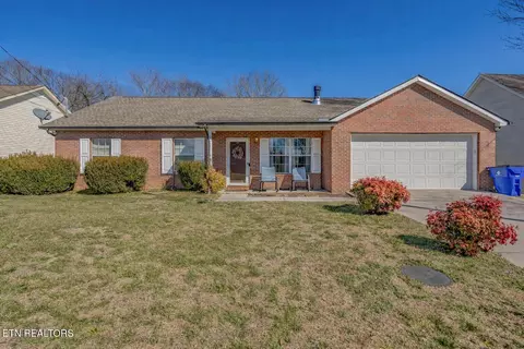 6812 Saint Croix Ln, Knoxville, TN 37918