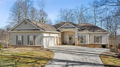 227 Saligugi Cir, Loudon, TN 37774