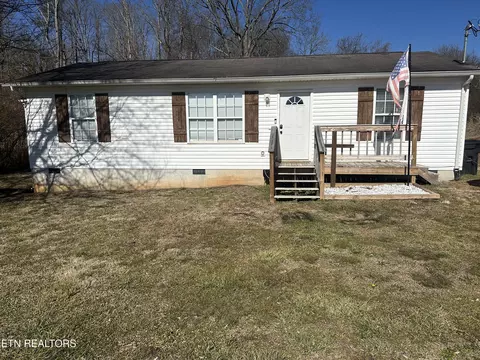 141 Edgewood Dr, Sweetwater, TN 37874