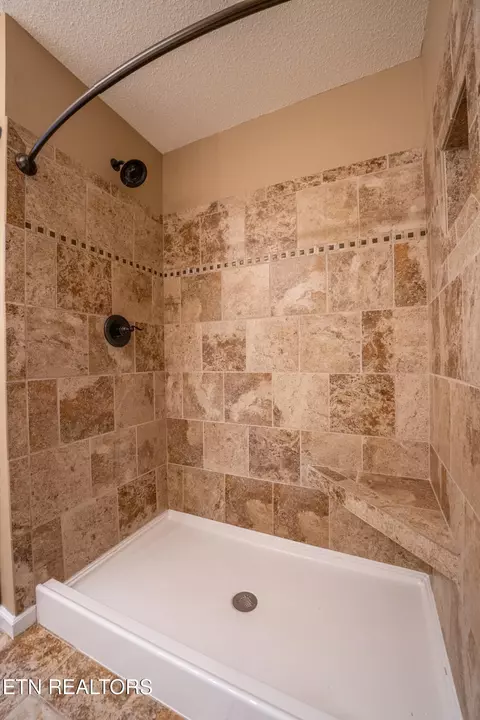 8024 Stablegate Way, Powell, TN 37849 photo 16