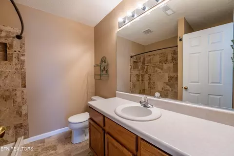 8024 Stablegate Way, Powell, TN 37849 photo 15