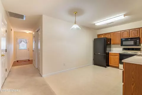 8024 Stablegate Way, Powell, TN 37849 photo 9