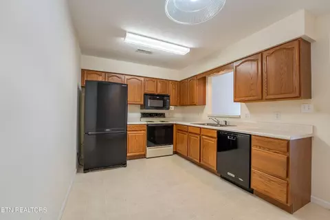 8024 Stablegate Way, Powell, TN 37849 photo 8