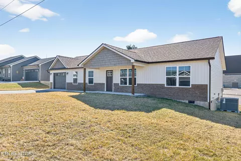 127 Sky View Meadow Dr, Crossville, TN 38555