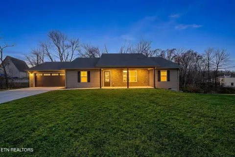 167 Sky View Meadow Dr, Crossville, TN 38555