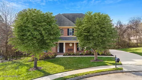 911 Andover View Ln, Knoxville, TN 37922