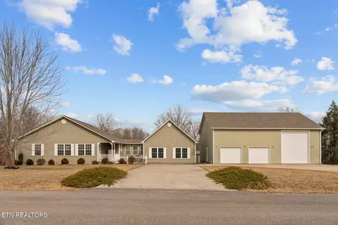 813 Clear Creek Pkwy, Clarkrange, TN 38553