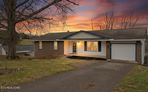 1305 Whittbier Dr, Knoxville, TN 37932