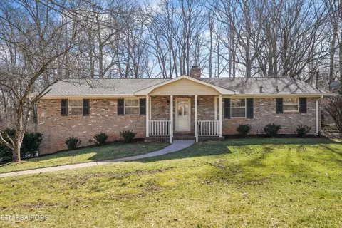 7832 Luxmore Dr, Knoxville, TN 37919