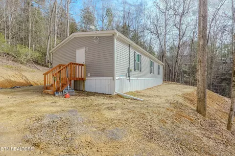 775 E Tanbark Tr, Cosby, TN 37722