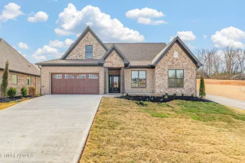 200 Goldcrest Dr, Vonore, TN 37885