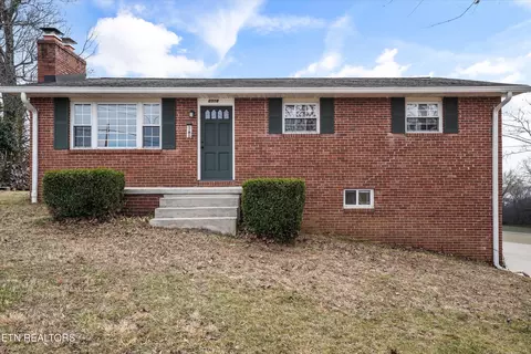 6018 Edmondson Ln, Knoxville, TN 37918