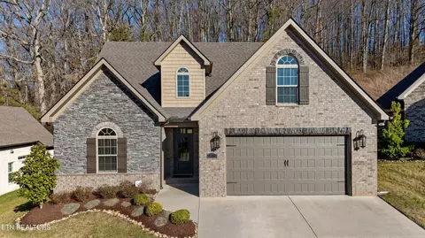 8310 English Hill Ln, Knoxville, TN 37923