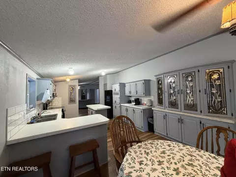Kitchen - 4601 White Oak Rd, Duff, TN 37729 photo 3 of 4