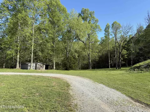 Exterior - 4601 White Oak Rd, Duff, TN 37729 photo 2 of 15
