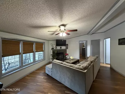 Living - 4601 White Oak Rd, Duff, TN 37729 photo 3 of 3