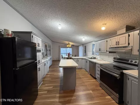 Kitchen - 4601 White Oak Rd, Duff, TN 37729 photo 1 of 4