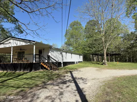 Exterior - 4601 White Oak Rd, Duff, TN 37729 photo 3 of 15