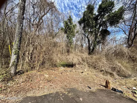 901 905 Texas Ave, Knoxville, TN 37921