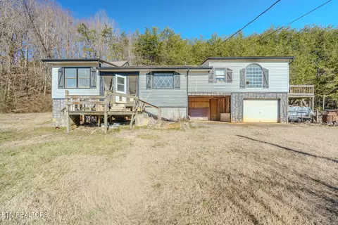 960 Chestnut Grove Rd, Dandridge, TN 37725