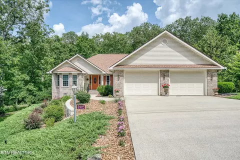 114 Bent Oak Ter, Crossville, TN 38558