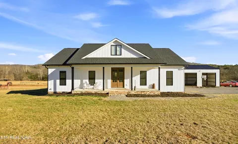 2072 Rutledge Pike, Blaine, TN 37709
