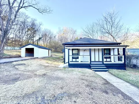 1107 W Broadway St, Lenoir City, TN 37771