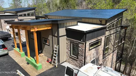 524 Ogle Dr, Pigeon Forge, TN 37863