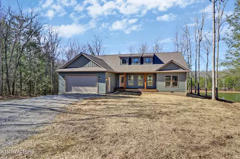504 Acorn Ln, Jamestown, TN 38556