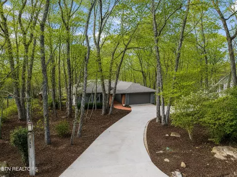 142 Rolling Green Dr, Crossville, TN 38558