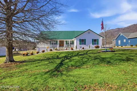 163 Matthew Ln, La Follette, TN 37766