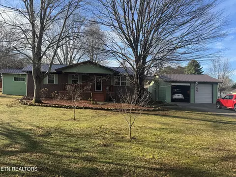 457 Oakhill Dr, Sweetwater, TN 37874