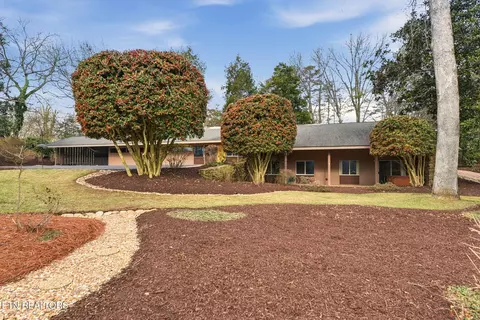 124 Carnegie Dr, Oak Ridge, TN 37830